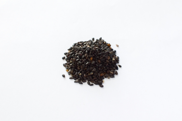 黒ごまと白ごま、違いは？