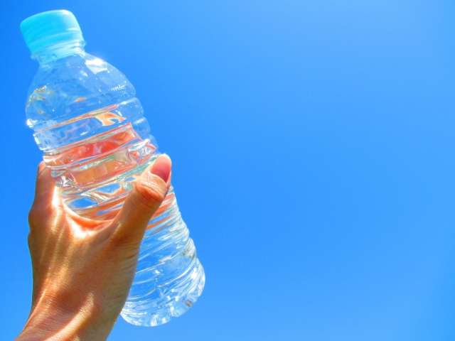 「ポカリスエット」「アクエリアス」の違いは？