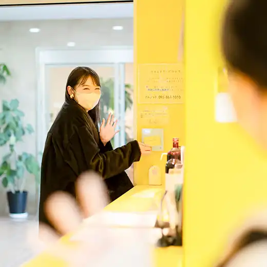 受付スタッフがお見送り